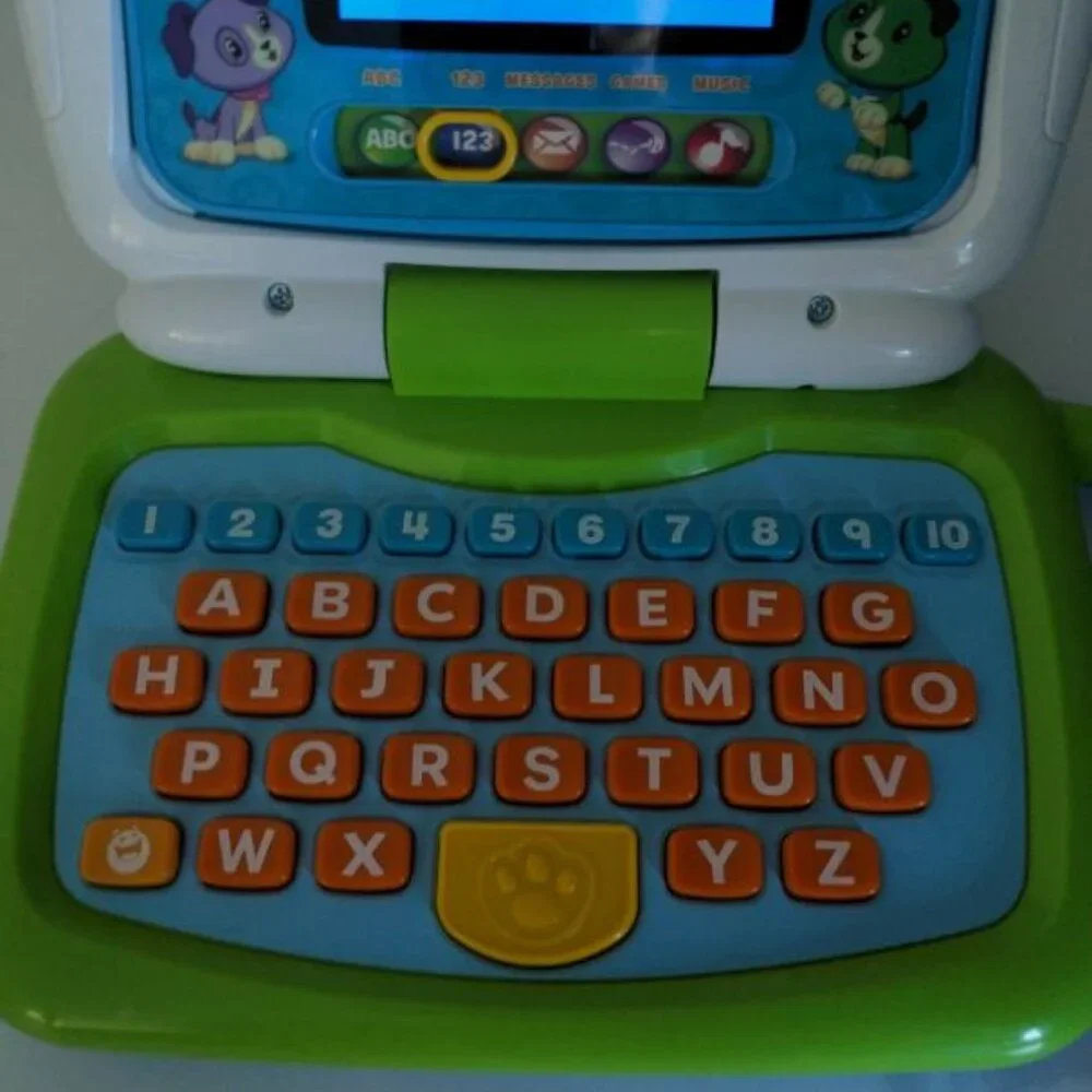 LEAP FROG LEAPFROG COMPUTER TABLET 2 IN 1 TOUCH LAPTOP Model No. 80-600900